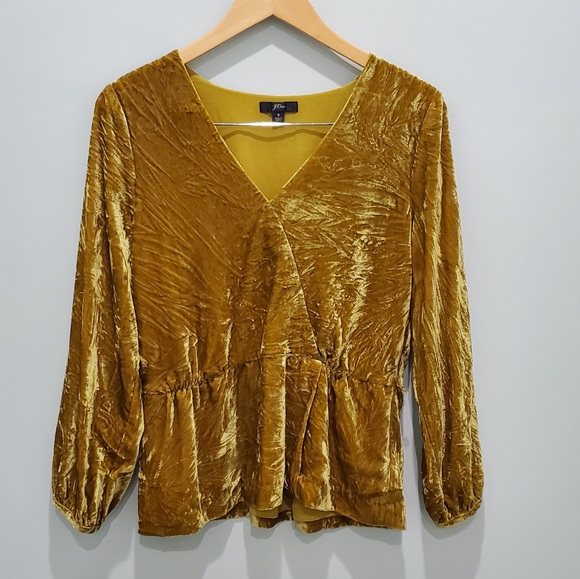 J. Crew Sweaters - J.Crew v neck long sleeve size 8